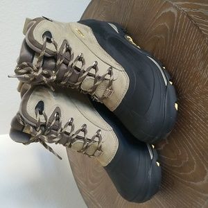 Columbia Bugabootoo boots women size 8 NEW